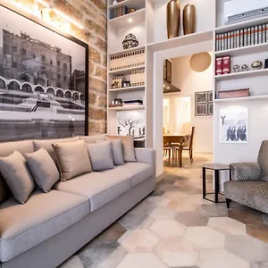 Zisa Apartment