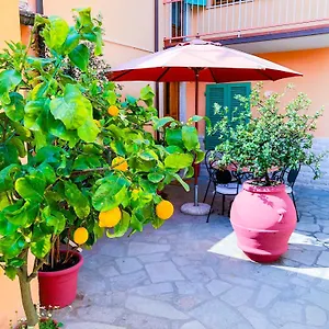 Cuore Di Nozzano Castello Apartment